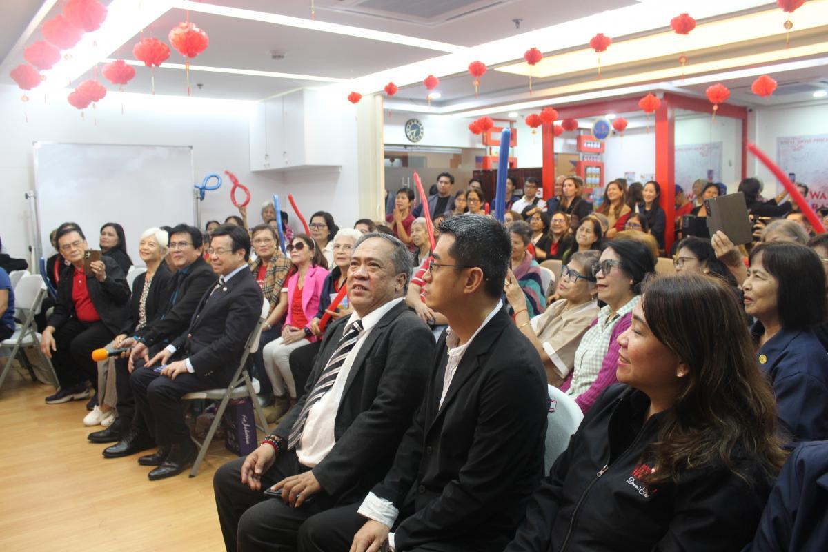 토탈스위스 필리핀 시장 고속 성장, 왕 회장님 현장 방문으로 사기 고취… 건강과 성공 함께 이끈다圖細胞營養之2