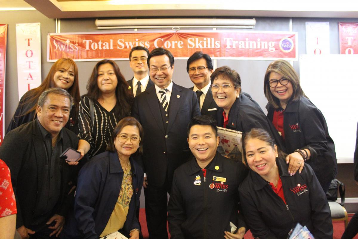 토탈스위스 필리핀 시장 고속 성장, 왕 회장님 현장 방문으로 사기 고취… 건강과 성공 함께 이끈다圖細胞營養之9